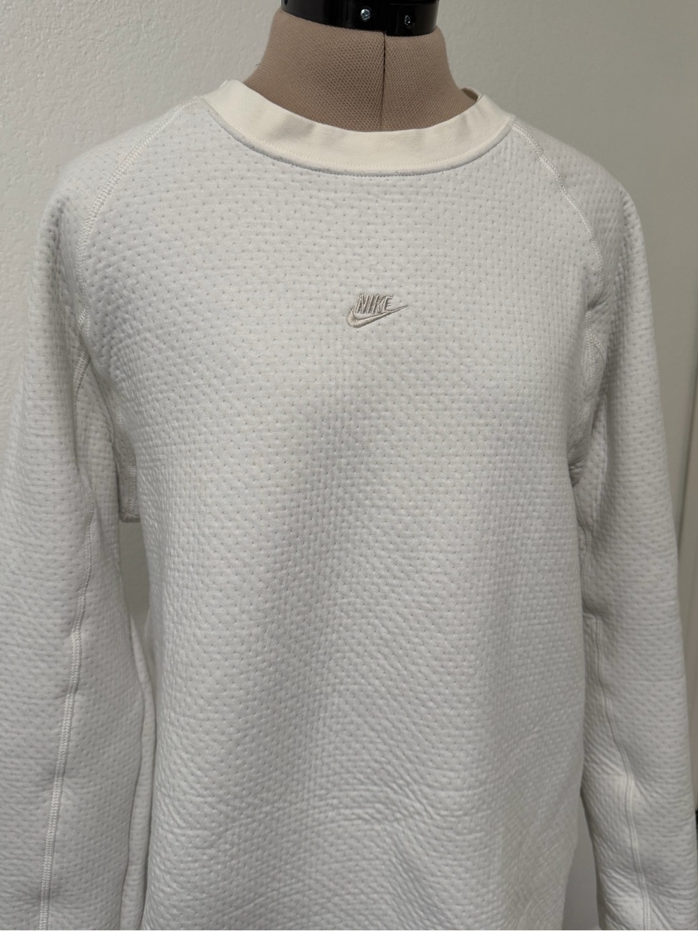 Nike Men’s White Textured Crewneck Sweater